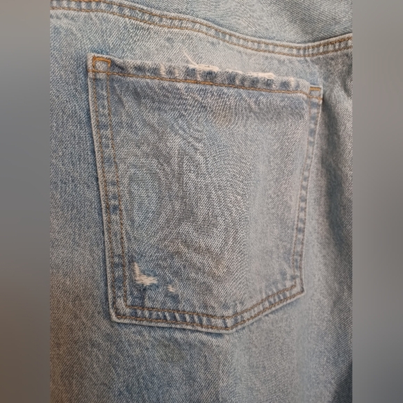 An Old Navy Extra High Rise Sky Hi Straight Blue Jeans - Picture 7 of 13